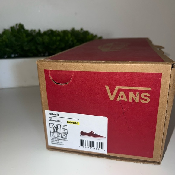 Vans Authentic Skate Shoe - Red
8 womens, 6.5 mens - Picture 2 of 6